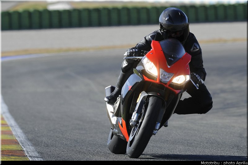 aprilia_rsv4_2009_0024