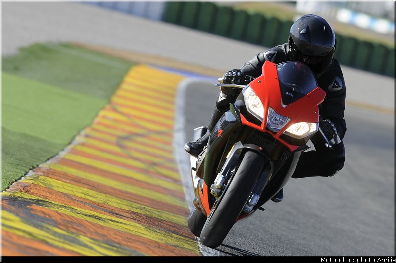 aprilia_rsv4_2009_0025