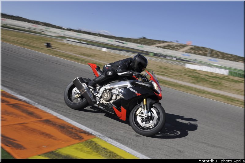 aprilia_rsv4_2009_0029