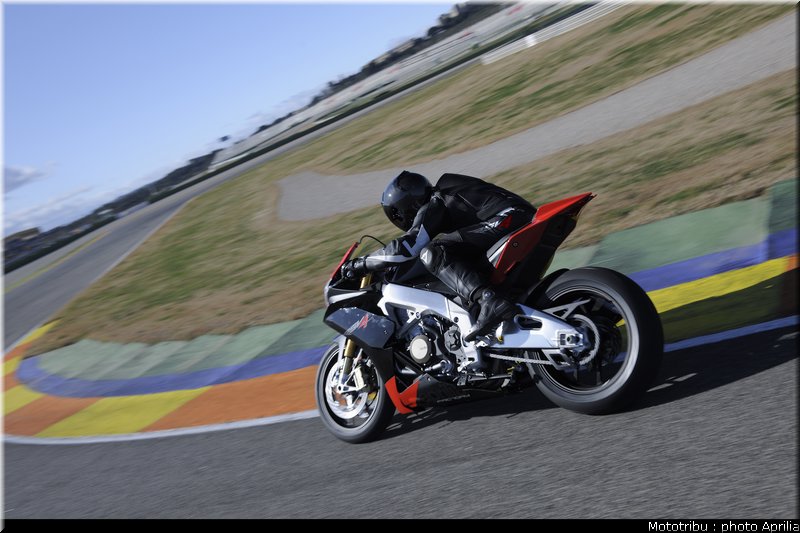 aprilia_rsv4_2009_0030