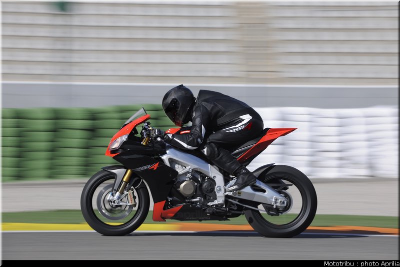 aprilia_rsv4_2009_0037