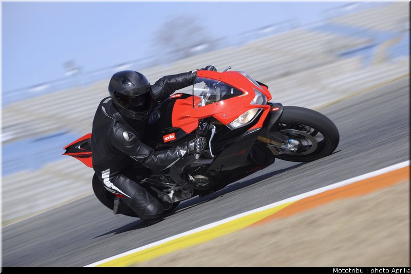 aprilia_rsv4_2009_0038