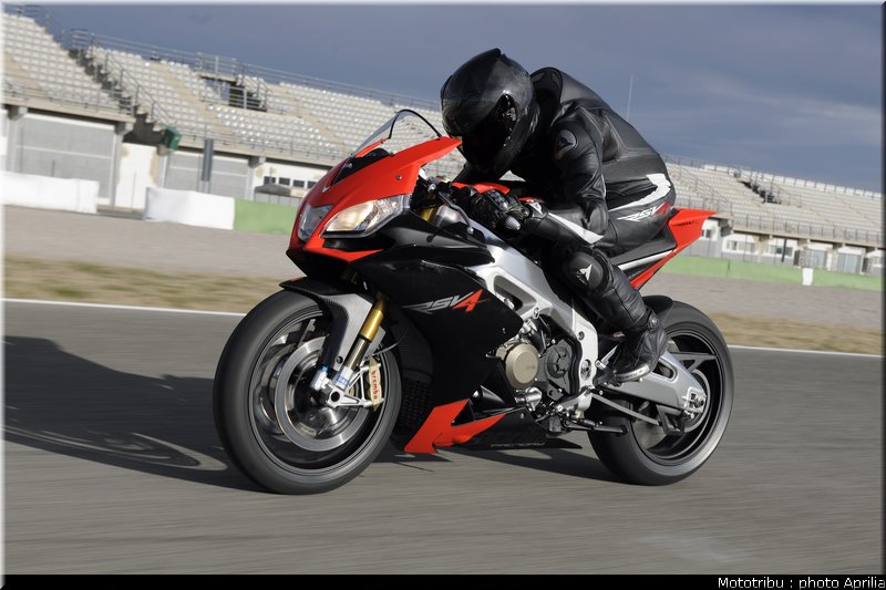 aprilia_rsv4_2009_0041