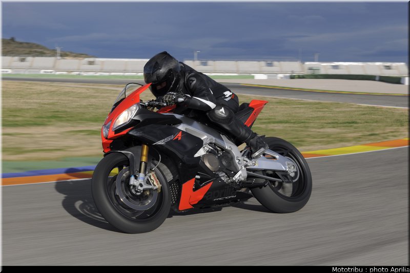 aprilia_rsv4_2009_0042