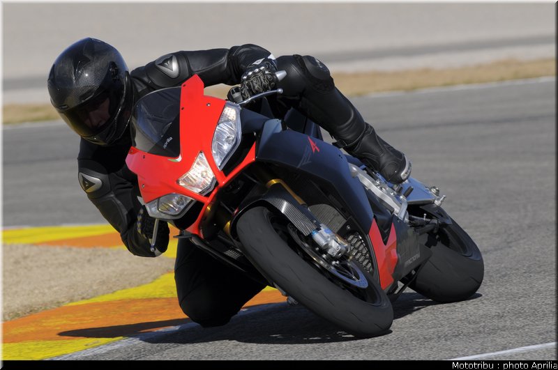 aprilia_rsv4_2009_0049