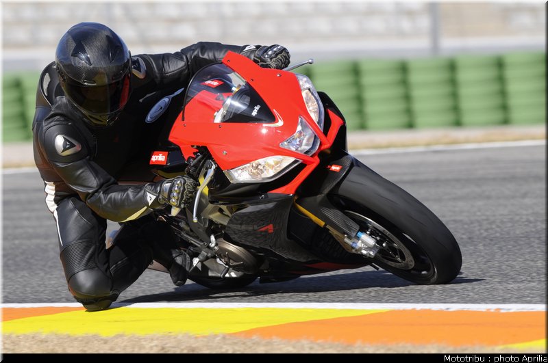 aprilia_rsv4_2009_0053