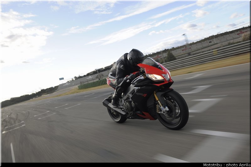 aprilia_rsv4_2009_0055