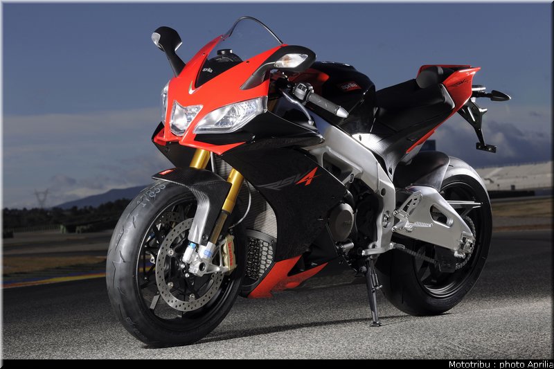aprilia_rsv4_2009_0061