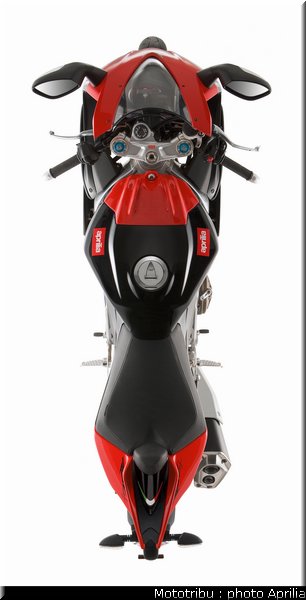 aprilia_rsv4_2009_0077