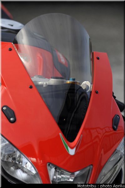aprilia_rsv4_2009_0079