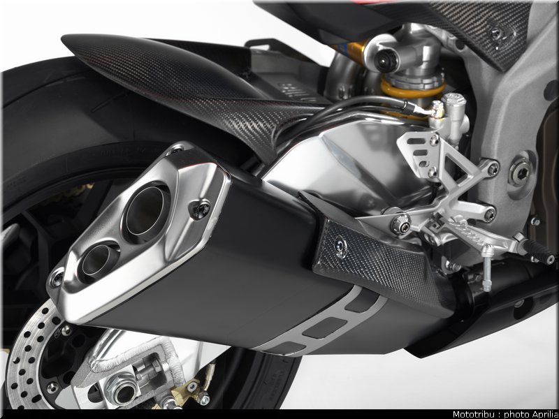 aprilia_rsv4_2009_0084