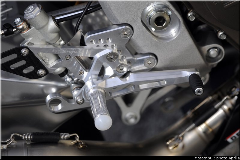 aprilia_rsv4_2009_0085