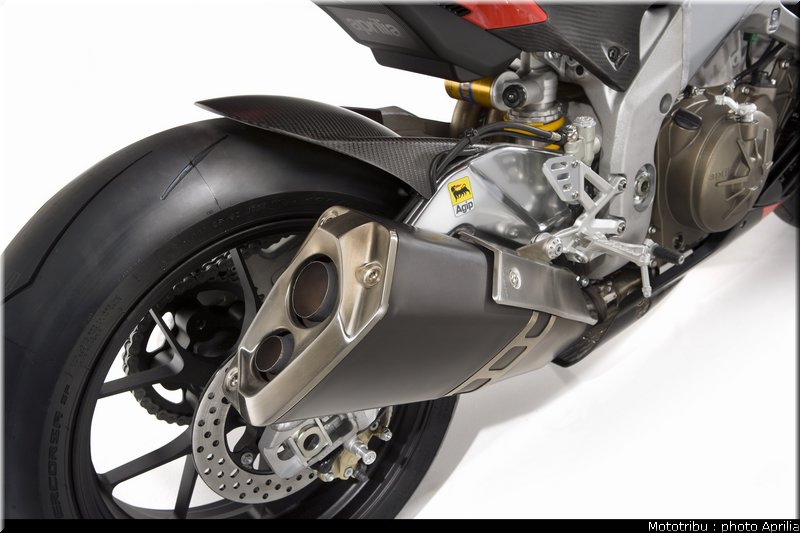 aprilia_rsv4_2009_0093