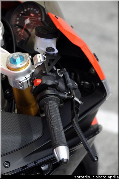 aprilia_rsv4_2009_0096