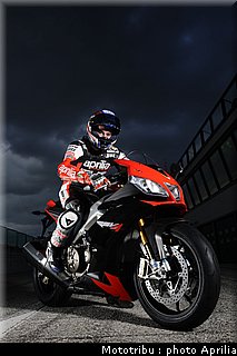 aprilia_rsv4_2009_0010.jpg