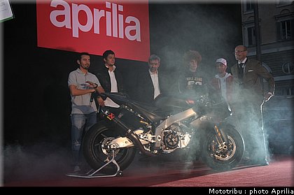 aprilia_rsv4_2009_0011.jpg