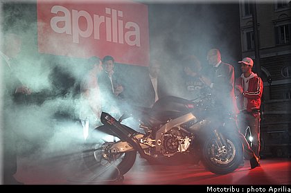 aprilia_rsv4_2009_0012.jpg