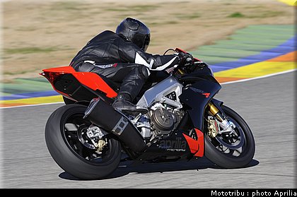aprilia_rsv4_2009_0021.jpg