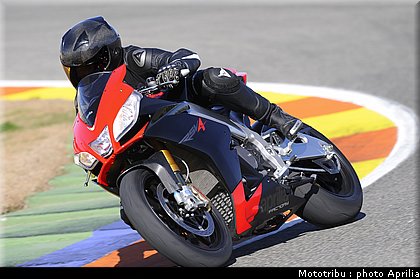 aprilia_rsv4_2009_0027.jpg