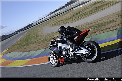aprilia_rsv4_2009_0030.jpg