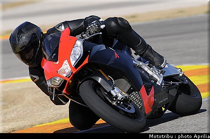 aprilia_rsv4_2009_0051.jpg