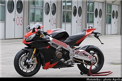 aprilia_rsv4_2009_0056.jpg