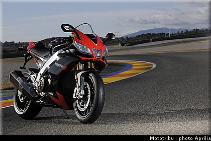 aprilia_rsv4_2009_0059.jpg