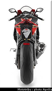 aprilia_rsv4_2009_0074.jpg