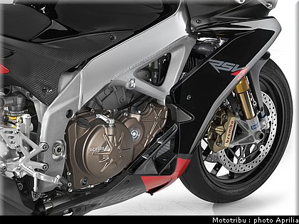 aprilia_rsv4_2009_0083.jpg