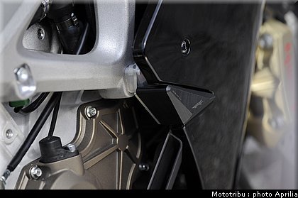 aprilia_rsv4_2009_0086.jpg