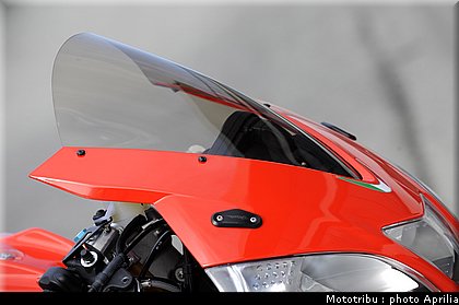 aprilia_rsv4_2009_0090.jpg