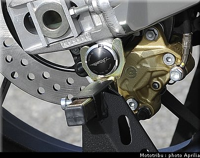 aprilia_rsv4_2009_0092.jpg