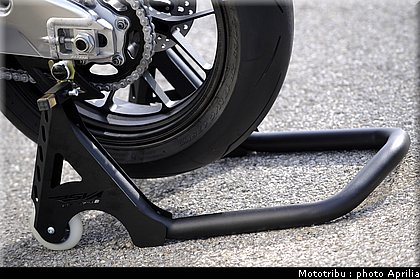 aprilia_rsv4_2009_0095.jpg