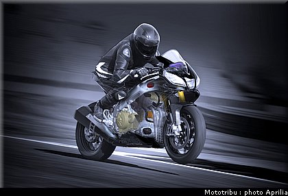 aprilia_rsv4_2009_0098.jpg
