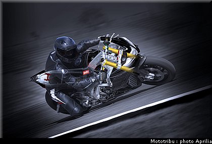 aprilia_rsv4_2009_0099.jpg