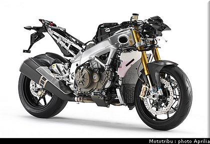 aprilia_rsv4_2009_0103.jpg