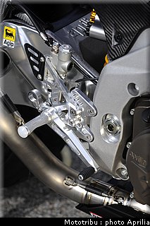 aprilia_rsv4_2009_0106.jpg