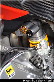 aprilia_rsv4_2009_0107.jpg