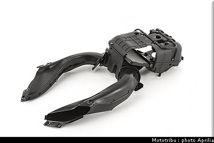 aprilia_rsv4_2009_0131.jpg