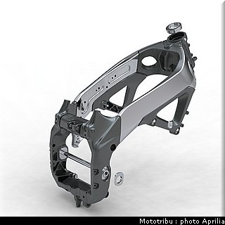 aprilia_rsv4_2009_0132.jpg