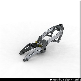 aprilia_rsv4_2009_0138.jpg