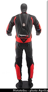 aprilia_rsv4_2009_0144.jpg