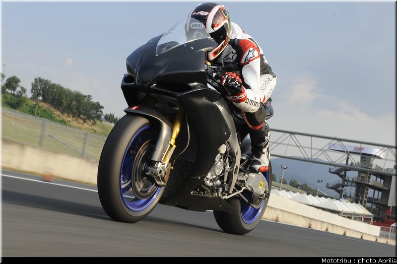 aprilia_rsv4_sbk2009_002