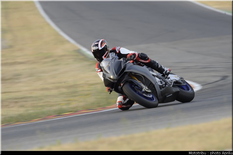 aprilia_rsv4_sbk2009_006
