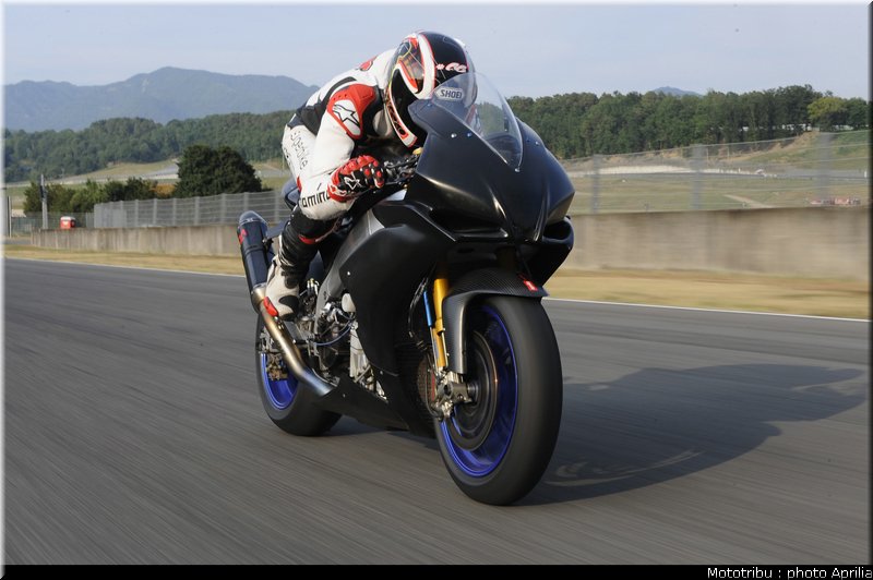 aprilia_rsv4_sbk2009_009