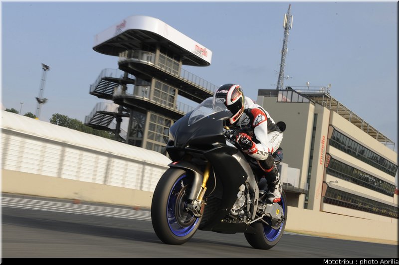 aprilia_rsv4_sbk2009_010