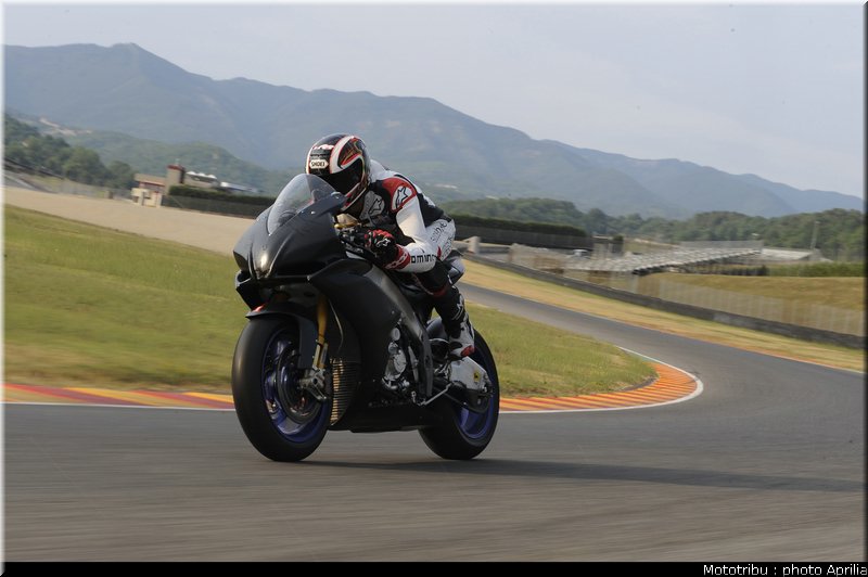 aprilia_rsv4_sbk2009_012