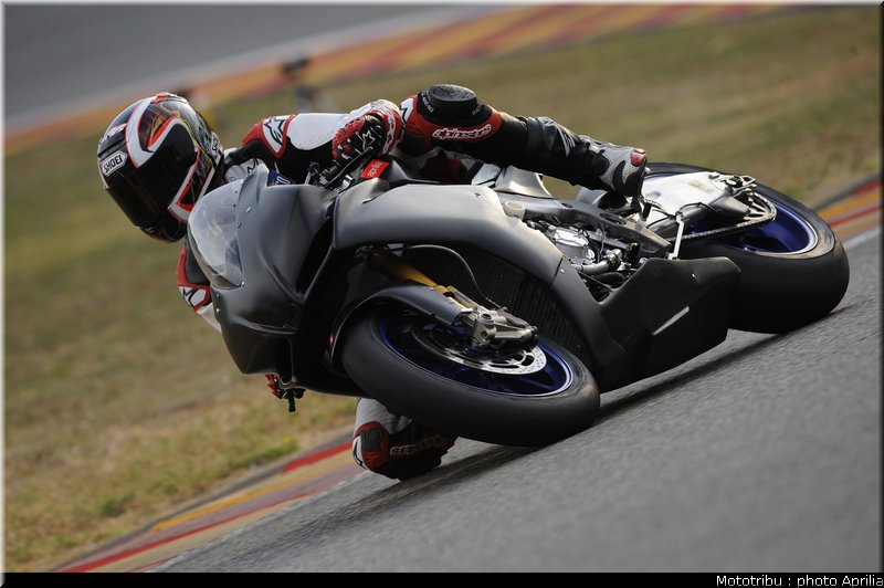 aprilia_rsv4_sbk2009_014
