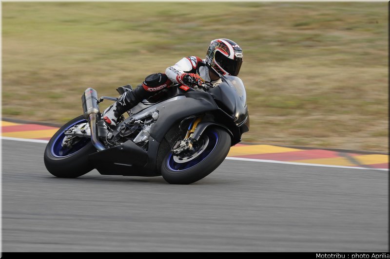 aprilia_rsv4_sbk2009_015