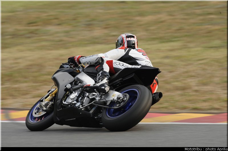 aprilia_rsv4_sbk2009_018